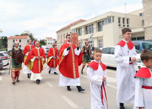 Fotografija 6 - U Vodicama proslavljeni Našašće svetog križa i Dana grada