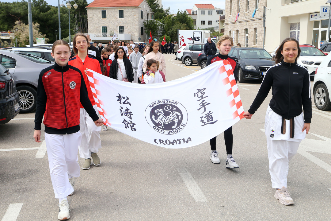 U Vodicama proslavljeni Našašće svetog križa i Dana grada