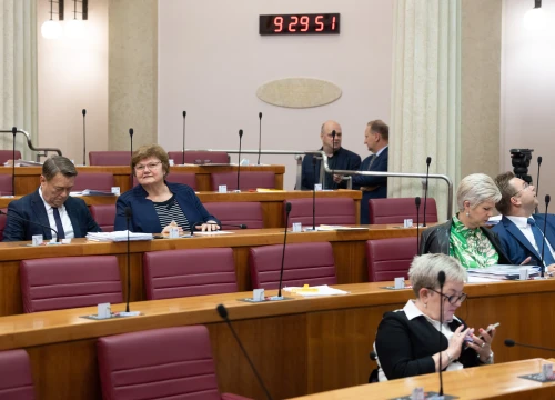 Oporba: U obnovi se gotovo ništa nije napravilo; HDZ: Gradnja je u zamahu
