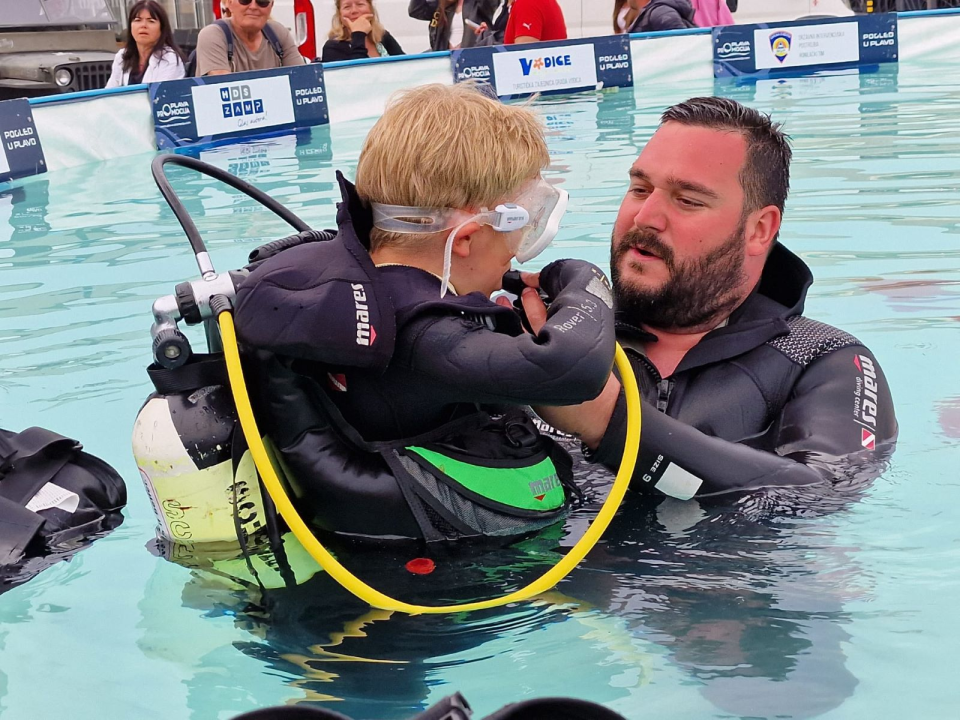 Pogled u plavo oduševio Vodičane: Besplatna probna ronjenja za posjetitelje i eko akcija