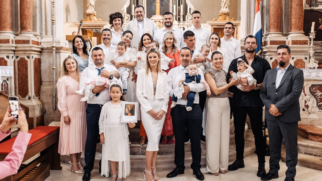 Proslava Duhova u Vodicama: Kršteno šestero djece