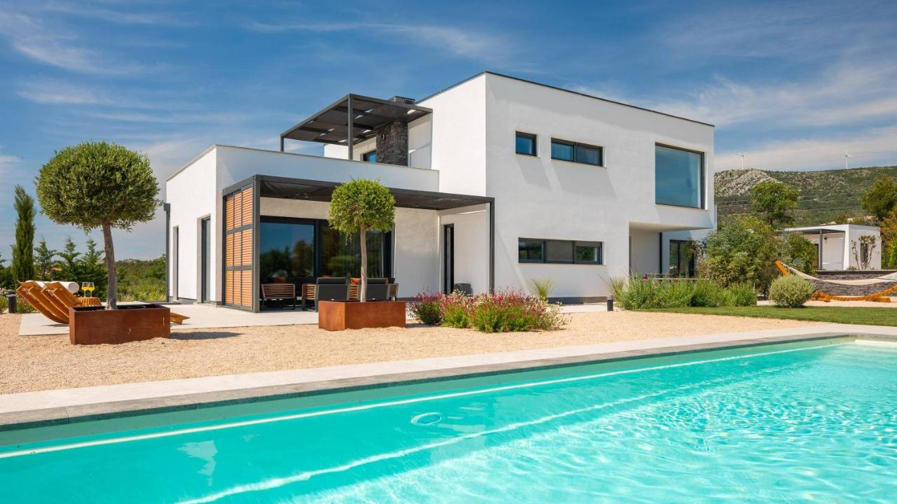 Obratite se agenciji Dalmatian Towns i popunite svoj apartman cijelu sezonu!