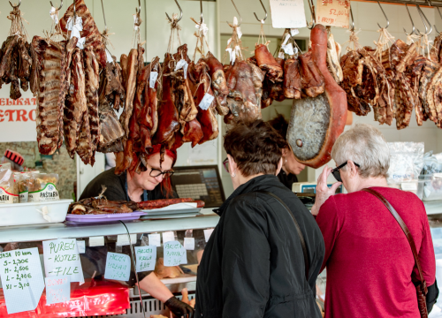 Fotografija 15 - Delikatese Petrović sa šibenske pijace proširile svoju ponudu: Traže i vozača na neodređeno vrijeme