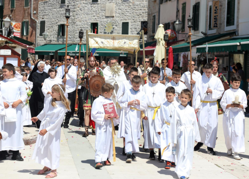 Fotografija 2 - Svetkovina Tijelova u Vodicama