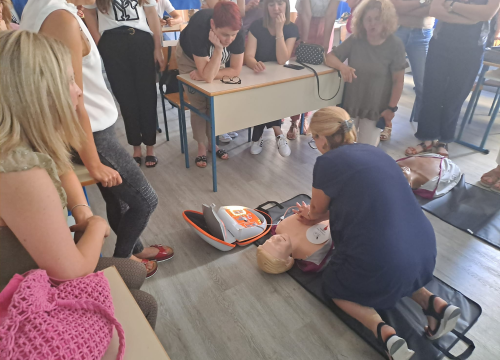 Fotografija 3 - Crveni križ Vodice organizirao edukaciju iz prve pomoći za djelatnike osnovne škole