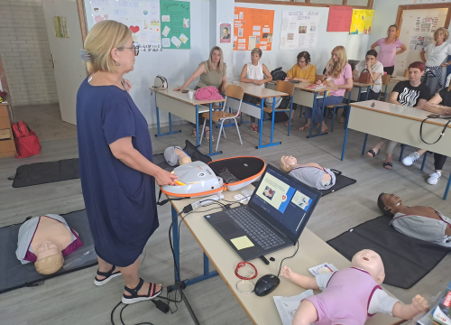 Fotografija 2 - Crveni križ Vodice organizirao edukaciju iz prve pomoći za djelatnike osnovne škole