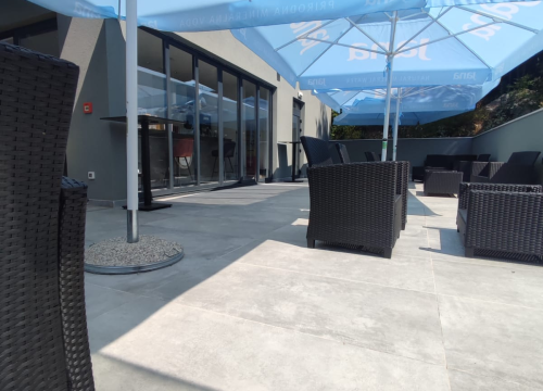 Fotografija 4 - Ne propustite otvorenje caffe bara Royal Terrace na Marunuši u Kninu!