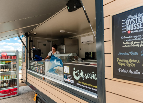 Fotografija 7 - Posjetite kušaonicu Oyster22 i na licu mjesta uživajte u slasnim pidoćama na buzaru!