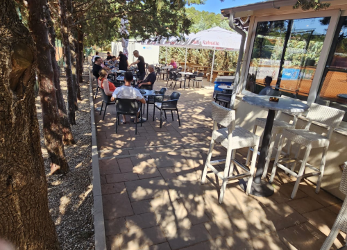 Fotografija 5 - Zabavite se ovaj vikend u Tenis baru uz grupu Don Karlos!