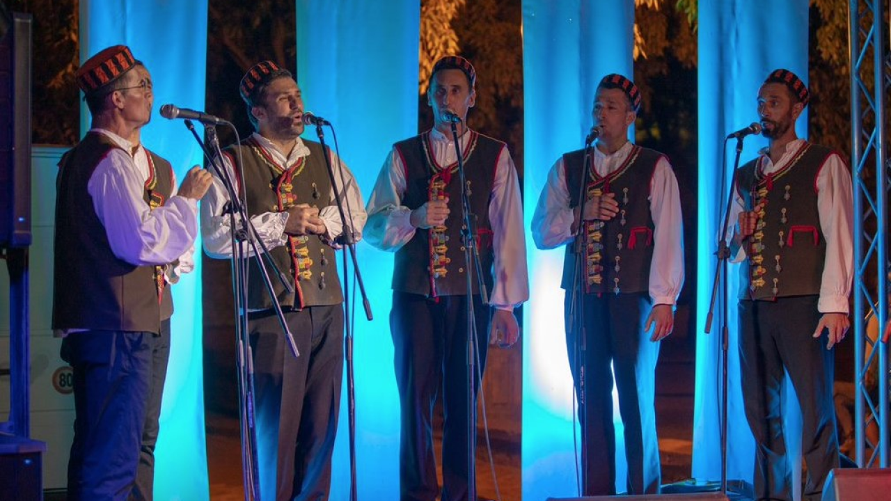 Klapa Bunari i Katica Marinović ovaj tjedan u vodičkom đardinu