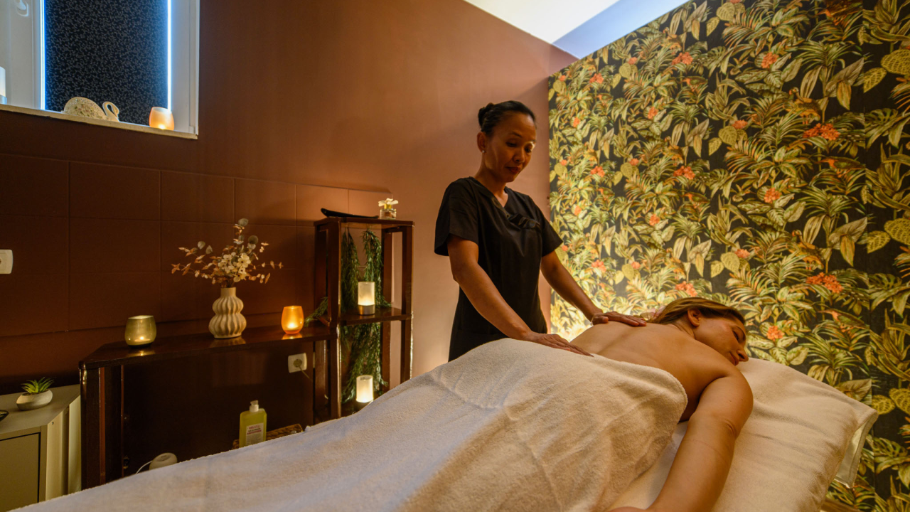 Opustite se uz izvornu filipinsku masažu u Antique salonu!