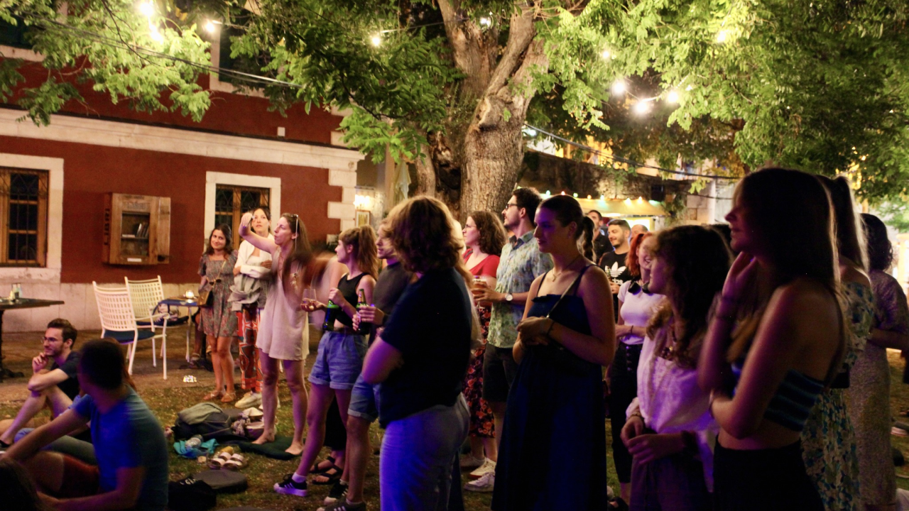 Novi tjedan, nova doza glazbenog programa ispred kluba Azimut u Šibeniku