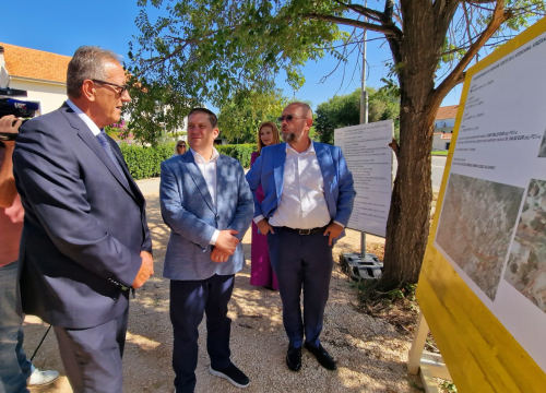 Fotografija 2 - Započeli radovi na rekonstrukciji državne ceste DC8 u Vodicama