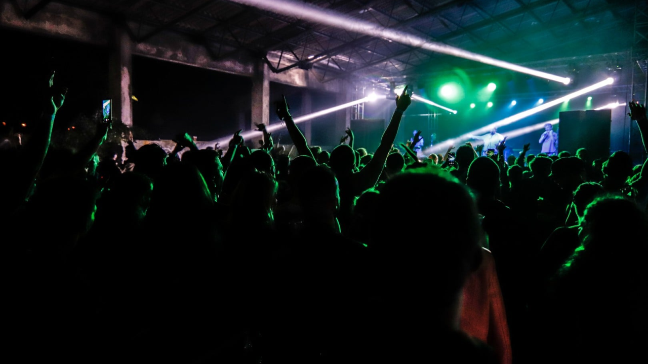 Beogradski kultni rokeri i pjevač Whitesnakea po prvi put u Šibeniku u sklopu Babljeg Ljeta