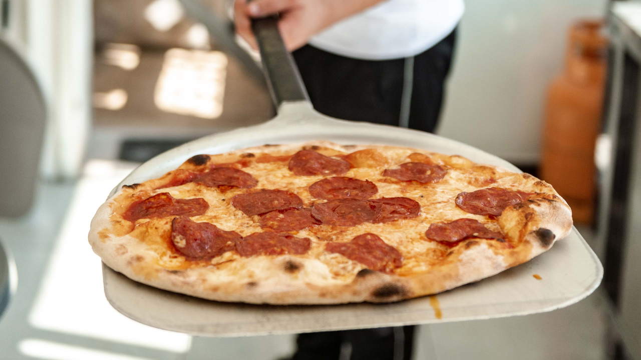 Naručite slasne pizze i sendviče Food Studija po najpovoljnijim cijenama!