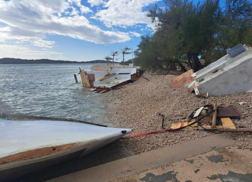 Fotografija 3 - U nevremenu stradao brod u Vodicama