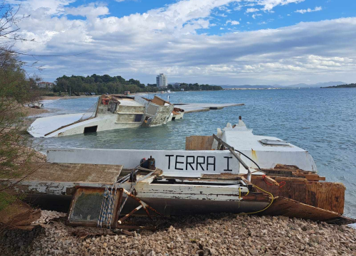 Fotografija 2 - U nevremenu stradao brod u Vodicama