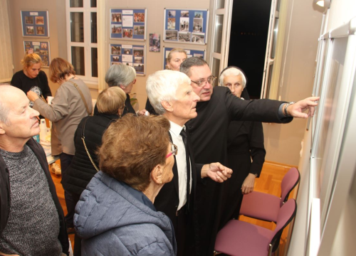 Fotografija 3 - U Vodicama otvorena izložba posvećena don Frani Šimatu