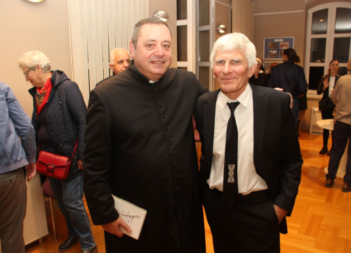 Fotografija 4 - U Vodicama otvorena izložba posvećena don Frani Šimatu