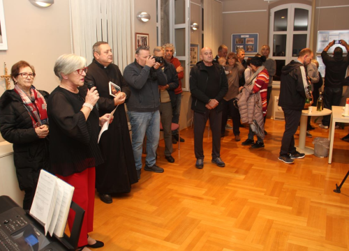 Fotografija 5 - U Vodicama otvorena izložba posvećena don Frani Šimatu