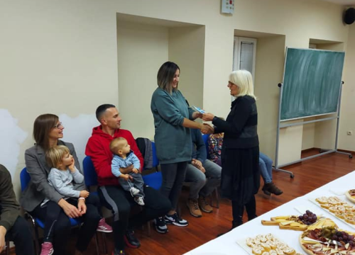 Fotografija 2 - Caritas župe Vodice darivao obitelji s troje i više djece