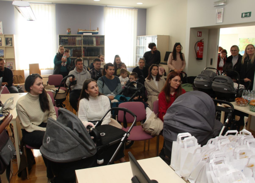 Fotografija 19 - U Vodicama održano primanje roditelja novorođene djece: 'U posljednjih nekoliko mjeseci rođeno 38 djece'