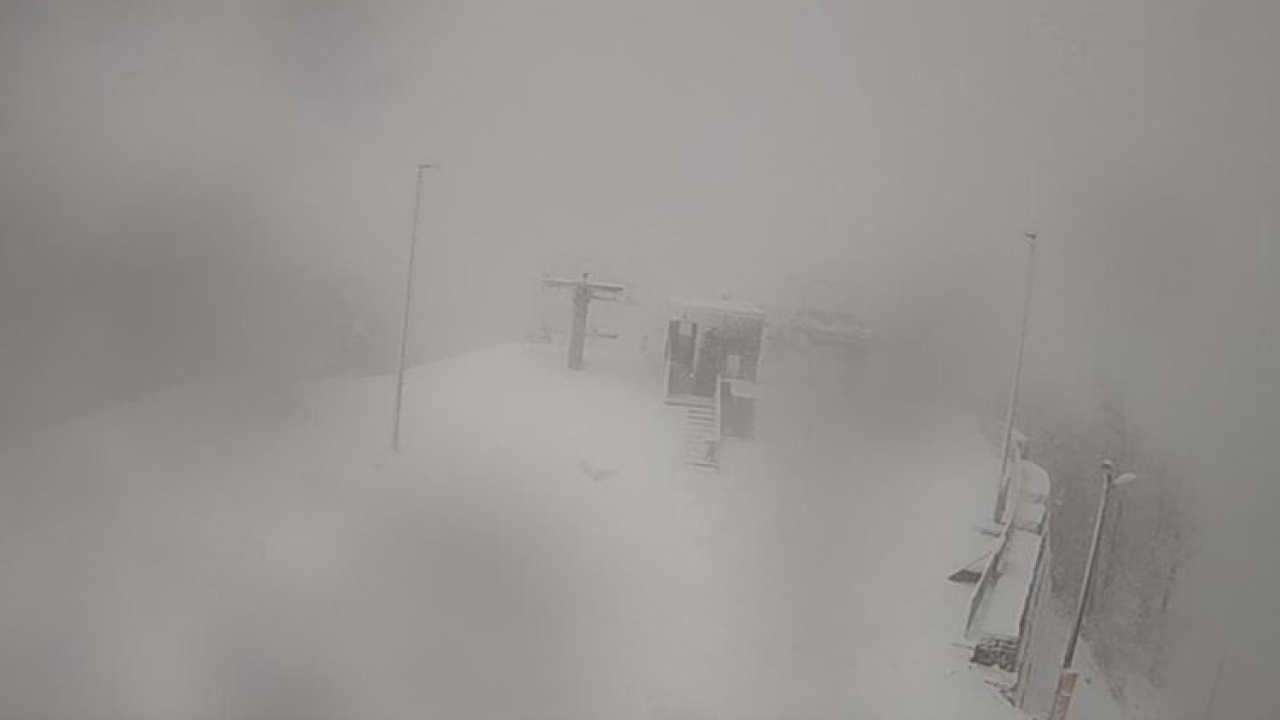 Na Platku i na Zavižanu pada snijeg