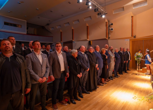 Fotografija 2 - Dodijeljene plakete i nagrade zaslužnima na svečanoj sjednici Gradskog vijeća Vodica