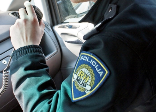 Nijemac (21) u Šibeniku vozio moped bez položenog vozačkog ispita