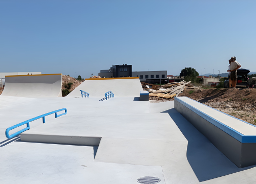 Oduševljenje! Zadnji beton ugrađen je u veliki skate park koji niče u Vodicama