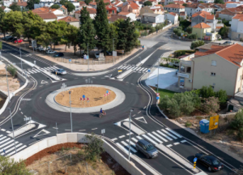 Fotografija 2 - U Vodicama puštena u promet obnovljena cesta s dva nova rotora