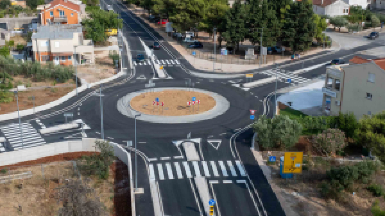 U Vodicama puštena u promet obnovljena cesta s dva nova rotora