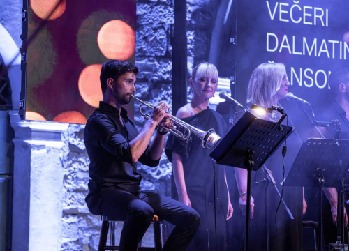 Fotografija 4 - Skandal se ne stišava: Nesuđena pobjednica Šibenske šansone ima poruku za Grdovića