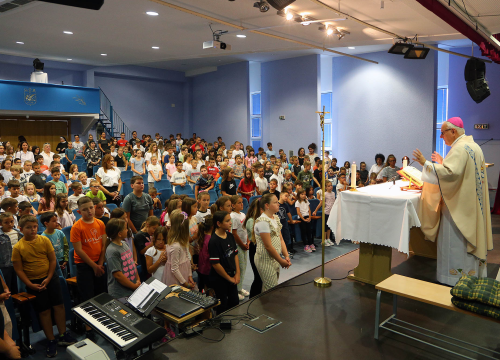 Biskup Rogić predvodio misno slavlje u Katoličkoj školi u Šibeniku