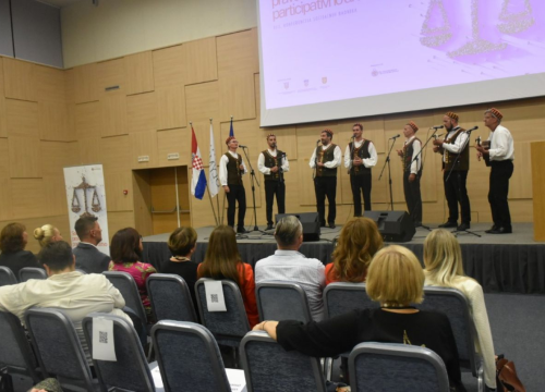 Fotografija 3 - U Vodicama otvorena Konferencija socijalnih radnika