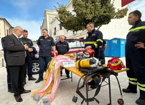 Fotografija 9 - U punoj spremi održana smotra operativnih snaga civilne zaštite Grada Drniša