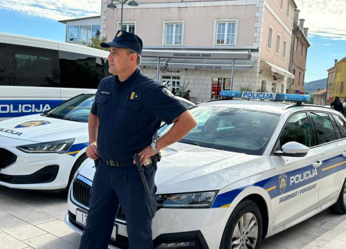 Fotografija 6 - U punoj spremi održana smotra operativnih snaga civilne zaštite Grada Drniša