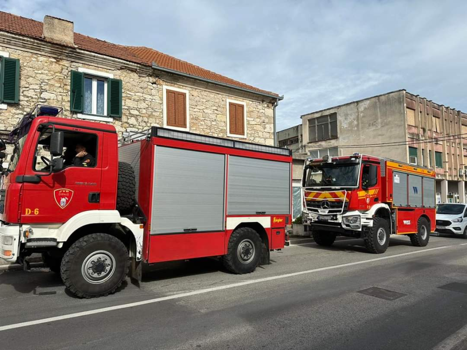 U punoj spremi održana smotra operativnih snaga civilne zaštite Grada Drniša