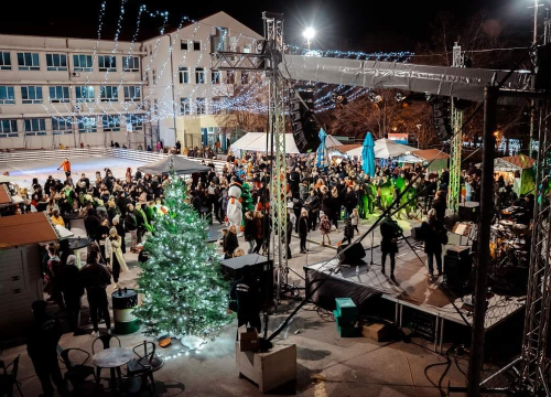 Grad Knin poziva na iskaz interesa za zakup adventskih kućica