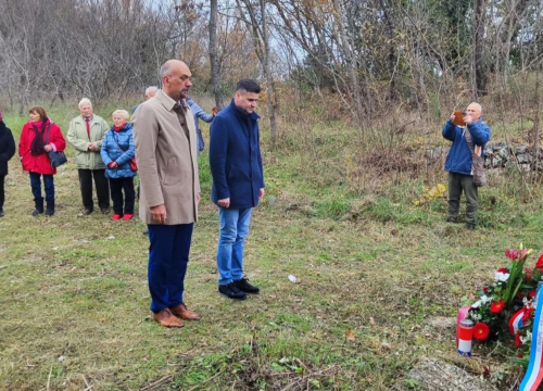 Fotografija 2 - Župan i njegov zamjenik u Kninu obilježili 80. obljetnicu oslobođenja Dalmacije