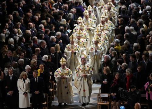 U Notre Dameu održana prva misa nakon velikog požara