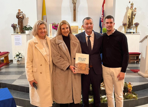 Fotografija 1 - Povijesno blago Rupa: 250 godina zapisa u jednoj knjizi