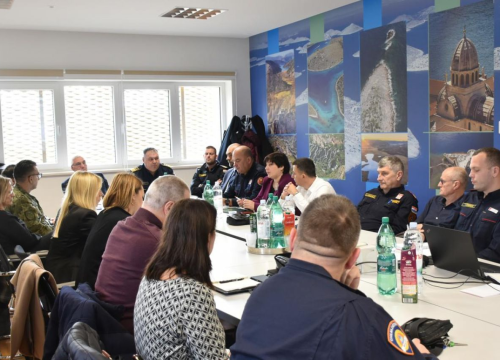 Hrvatska vatrogasna zajednica sastala se u Šibeniku: ‘Područje naše županije jedno je od najugroženijih u državi’