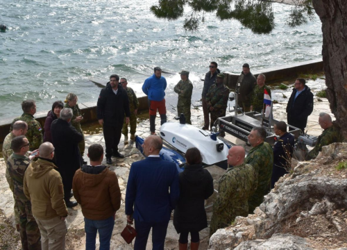 Župan Jelić i vojna izaslanstva na Martinskoj: Predstavljeno plovilo nazvano u čast šibenskog inovatora