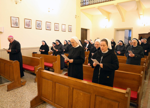 Održan korizmeni susret redovnica i biskupa Tomislava Rogića u Šibeniku