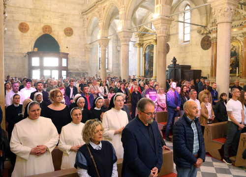 Biskup Rogić predvodio misno slavlje na Uskrs