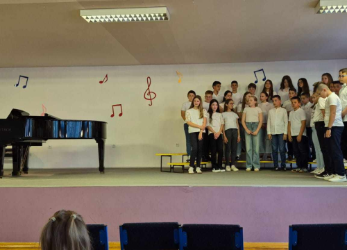 Fotografija 8 - U Drnišu održan susret zborova