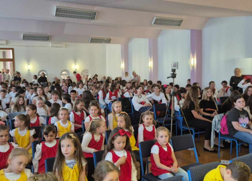Fotografija 11 - U Drnišu održan susret zborova
