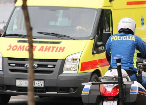 Vozača (73) mopeda 'zanijelo' u polukružnom okretanju. U padu zadobio teške ozljede