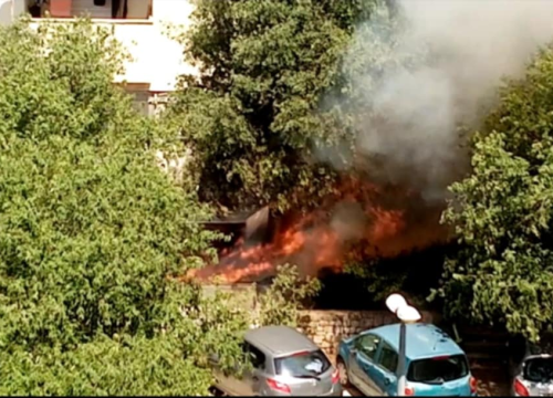 Na Baldekinu u požaru zapaljen otpad, oštećeno staklo na prozoru gradske tvrtke